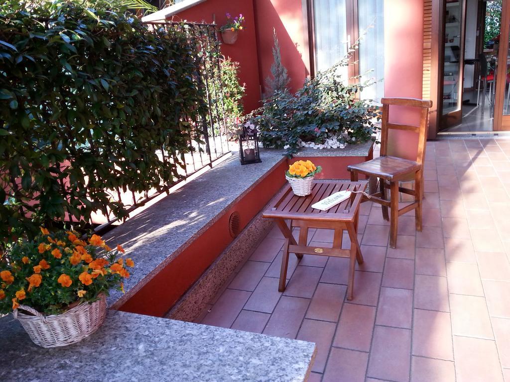 B&B Douglas House Varèse Extérieur photo